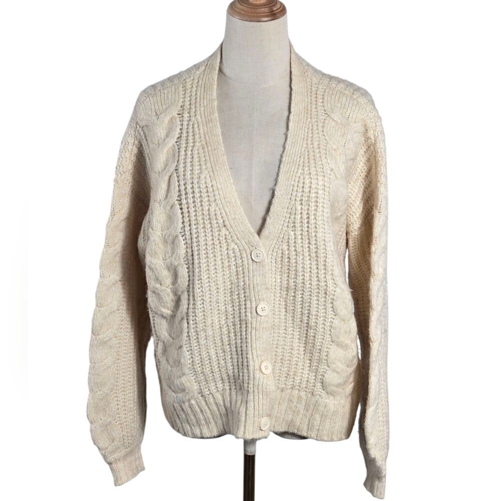 American Eagle Vintage Cream Cropped Cardigan